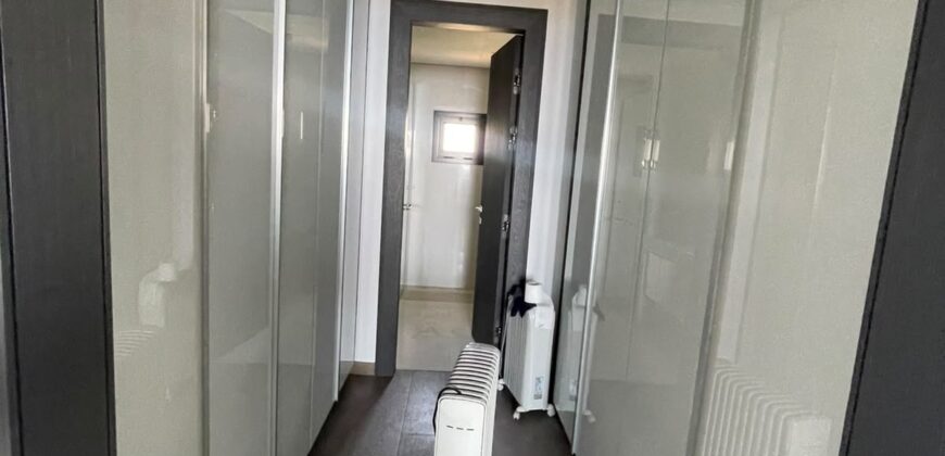 For Sale: Apartment in Ain El Tineh