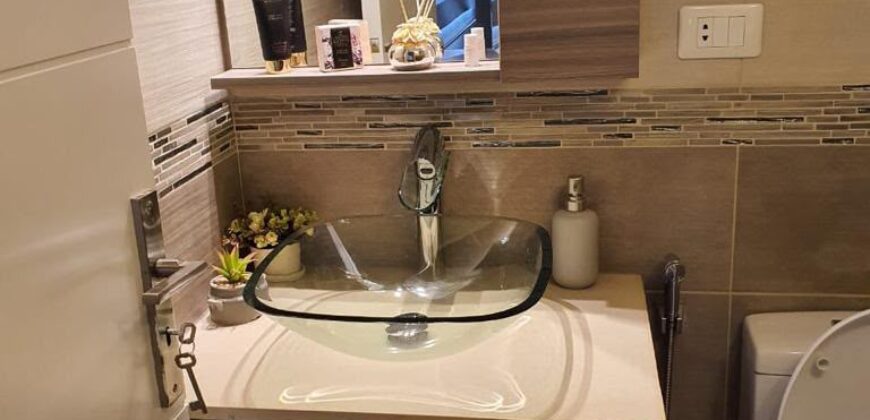 For Sale: Apartment in Achrafieh