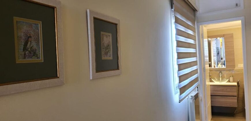 For Sale: Apartment in Achrafieh