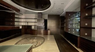 For Rent: Shop in Verdun