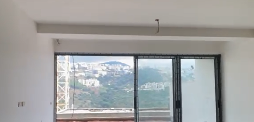 For Sale: Apartment in Hazmieh