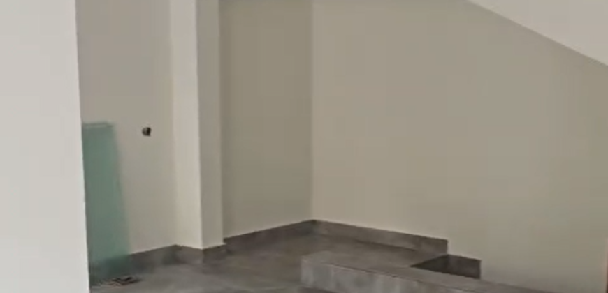 For Rent: 2 Shops in Downtown