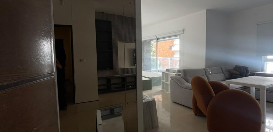 For Sale: Apartment in Hazmieh
