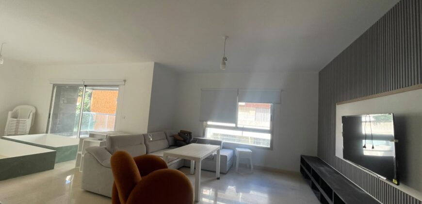 For Sale: Apartment in Hazmieh