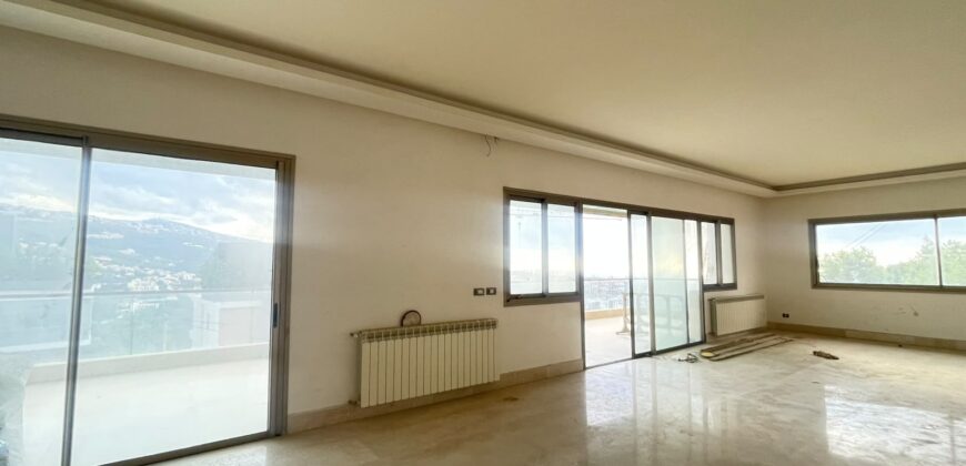 For Sale: Apartment in Yarzeh- Baabda