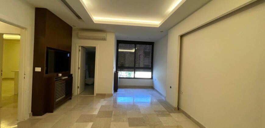For Sale: Apartment in Hazmieh