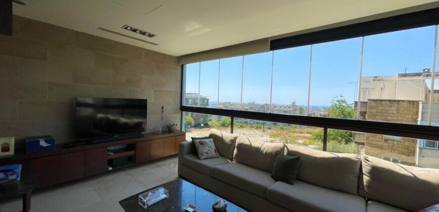 For Sale: Apartment in Hazmieh