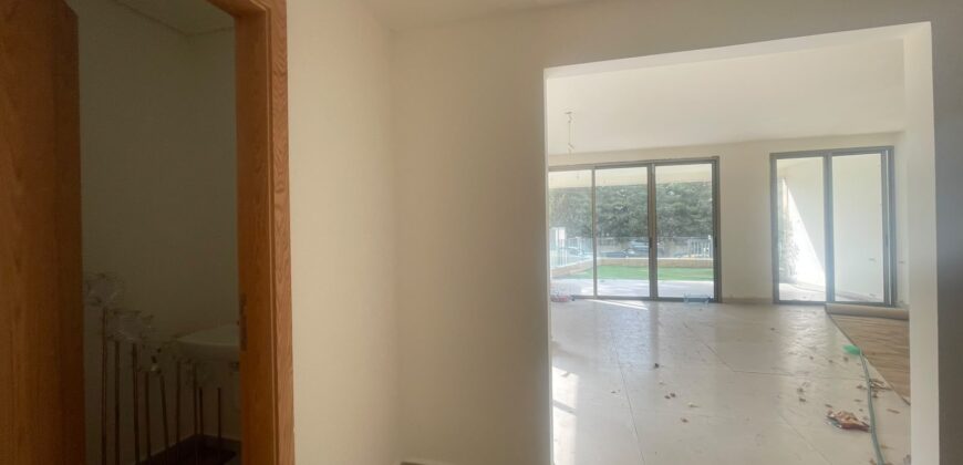 For Sale: Apartment in Rihaniyeh- Baabda