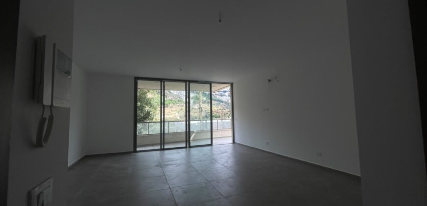 For Sale: Apartment in New Mar Takla, Hazmieh