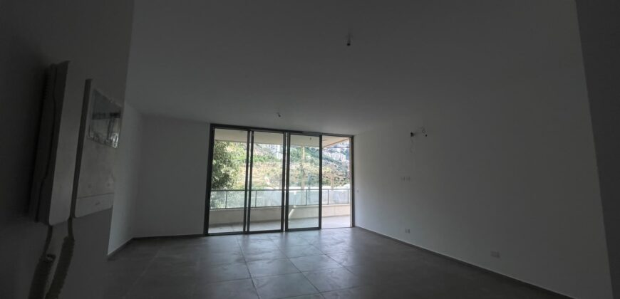For Sale: Apartment in New Mar Takla, Hazmieh