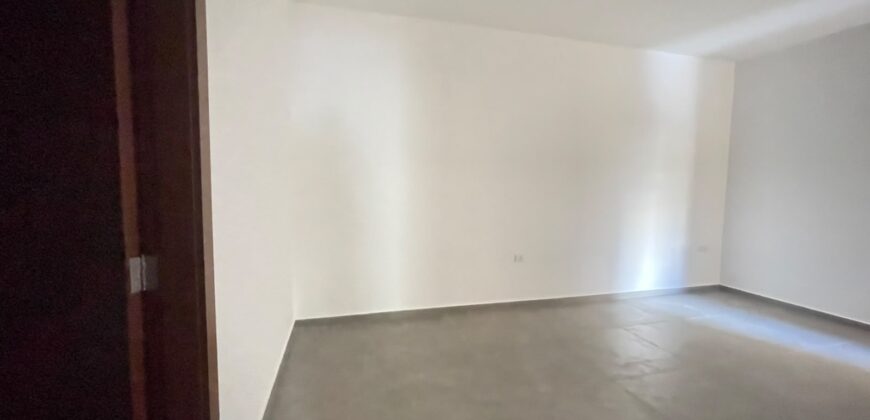 For Sale: Apartment in New Mar Takla, Hazmieh