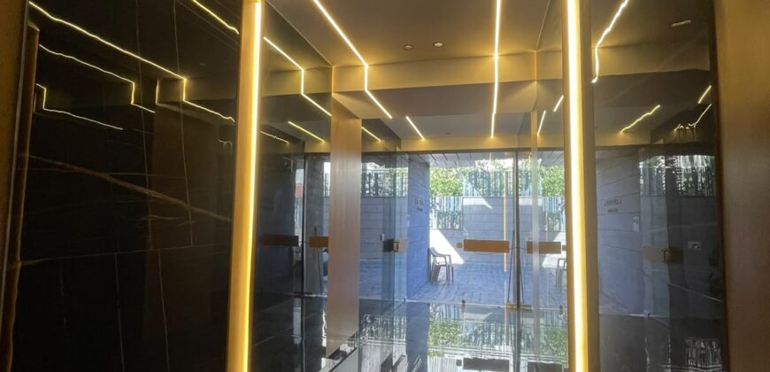 For Sale: Apartment in Hazmieh
