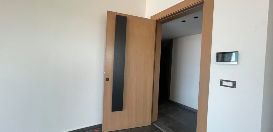 For Sale: Apartment in Hazmieh