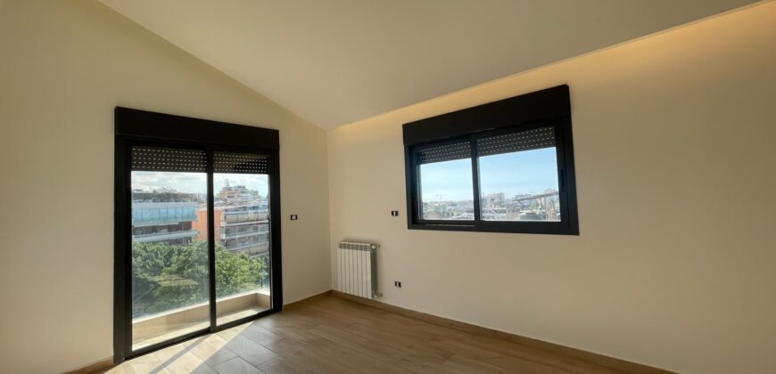 For Sale: Apartment in Hazmieh