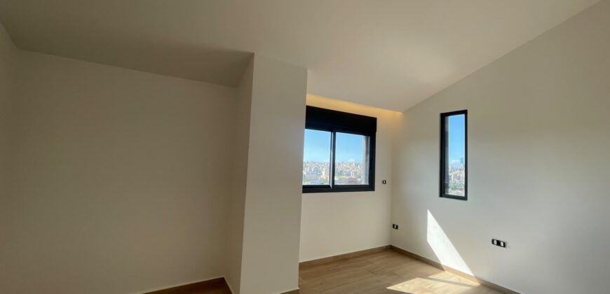 For Sale: Apartment in Hazmieh