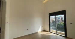For Sale: Apartment in Hazmieh