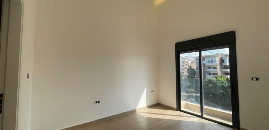 For Sale: Apartment in Hazmieh
