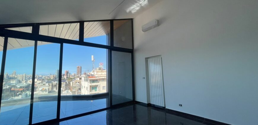 For Sale: Apartment in Hazmieh