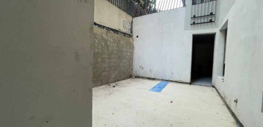 For Sale: Apartment in Hazmieh