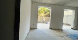 For Sale: Apartment in Hazmieh