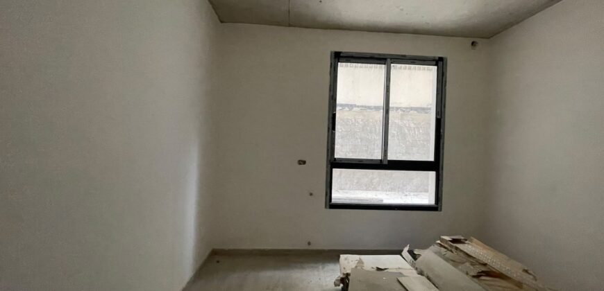 For Sale: Apartment in Hazmieh