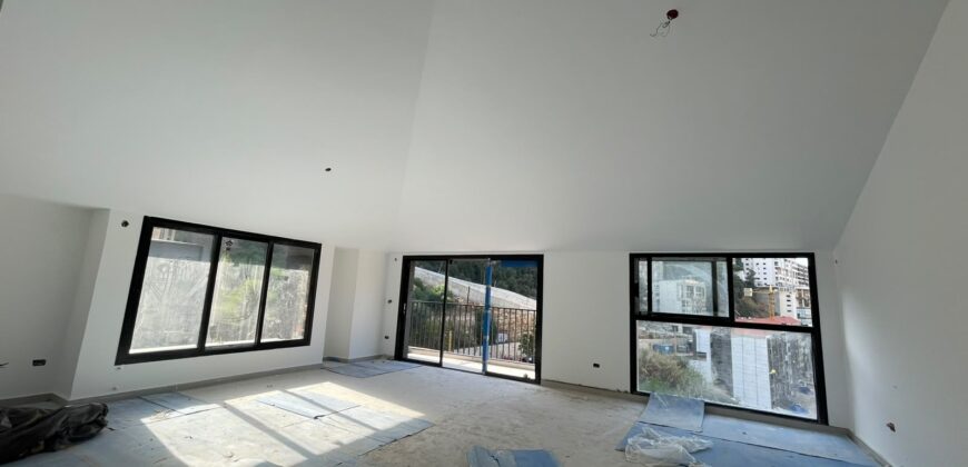 For Sale: Rooftop Apartment in Hazmieh, Baabda