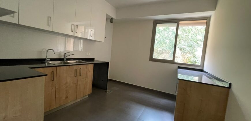 For Sale: Apartment in Louaizeh
