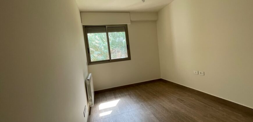 For Sale: Apartment in Louaizeh