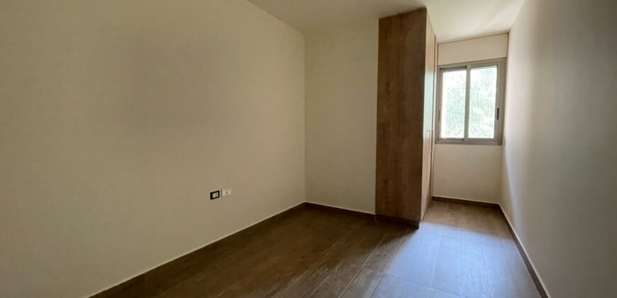 For Sale: Apartment in Louaizeh