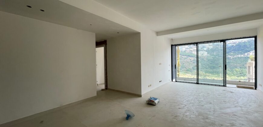 For Sale: Apartment in New Mar Takla, Hazmieh