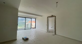 For Sale: Apartment in New Mar Takla, Hazmieh