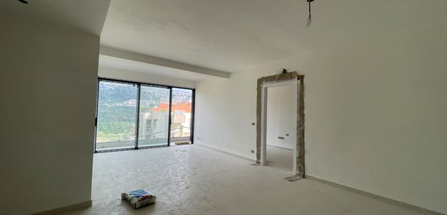 For Sale: Apartment in New Mar Takla, Hazmieh