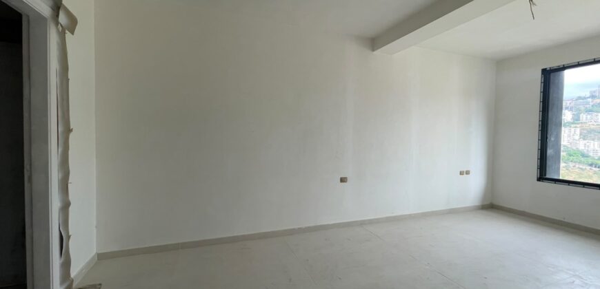 For Sale: Apartment in New Mar Takla, Hazmieh