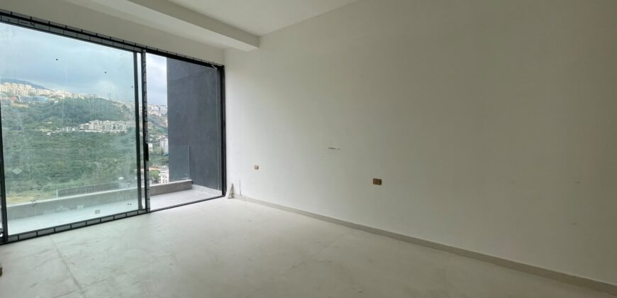 For Sale: Apartment in Hazmieh