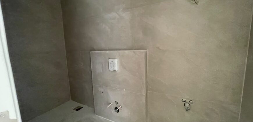 For Sale: Apartment in Hazmieh