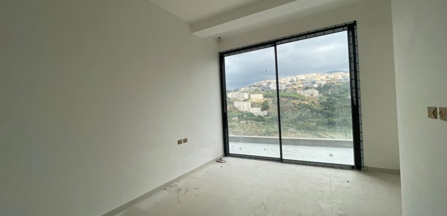 For Sale: Apartment in Hazmieh