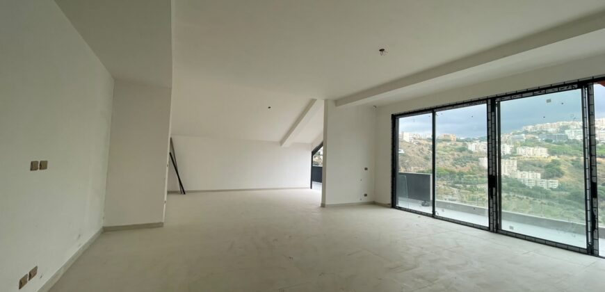 For Sale: Apartment in Hazmieh