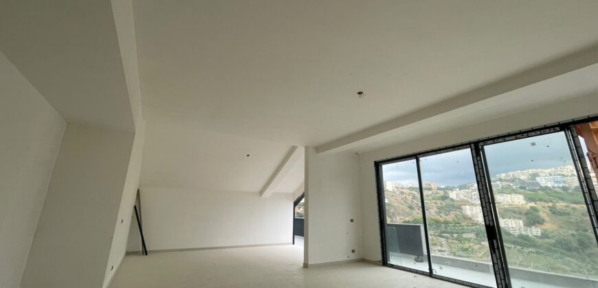 For Sale: Apartment in Hazmieh