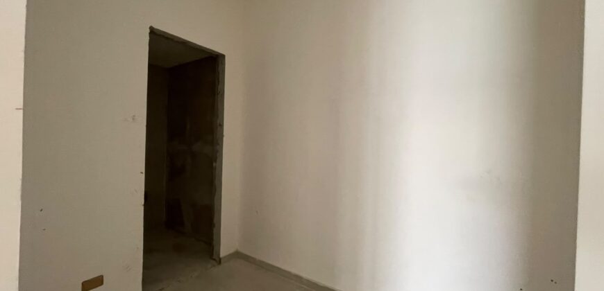 For Sale: Apartment in Hazmieh
