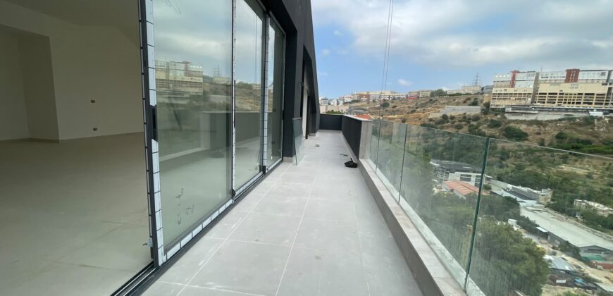 For Sale: Apartment in Hazmieh