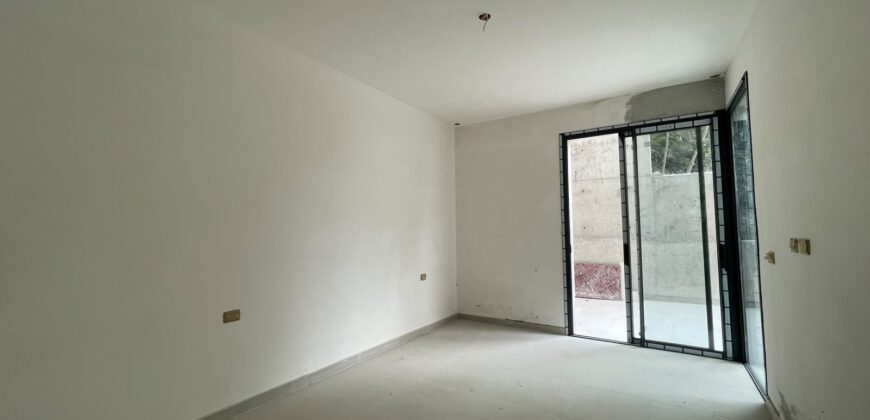 For Sale: Apartment in Hazmieh