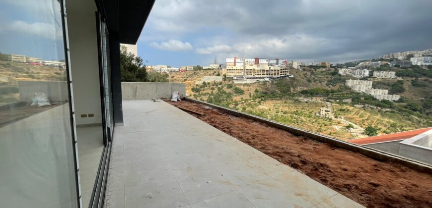 For Sale: Apartment in Hazmieh