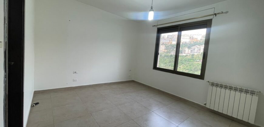 For Sale: Apartment in New Mar Takla, Hazmieh