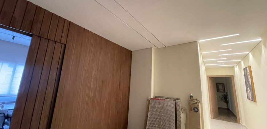 For Sale: Apartment in Hazmieh