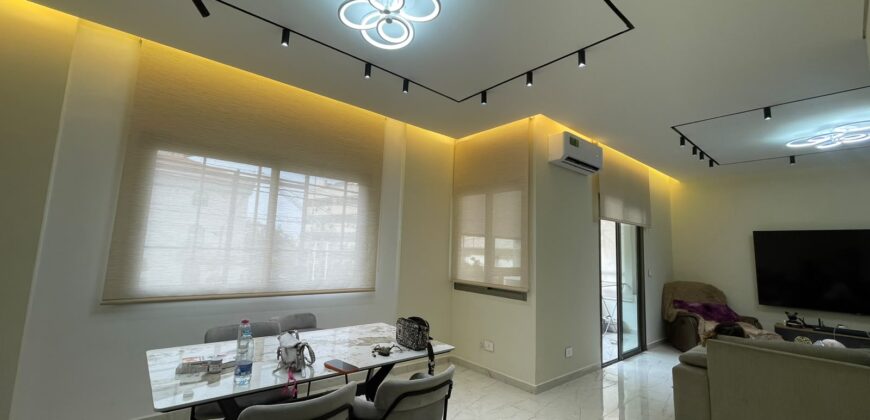 For Sale: Apartment in Hazmieh