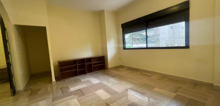 For Sale: Apartment in Louaizeh