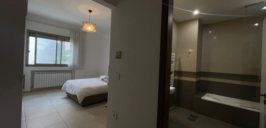 For Sale: Apartment in Yarzeh