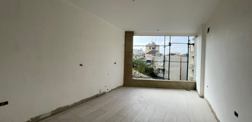For Sale: Apartment in Mar Takla