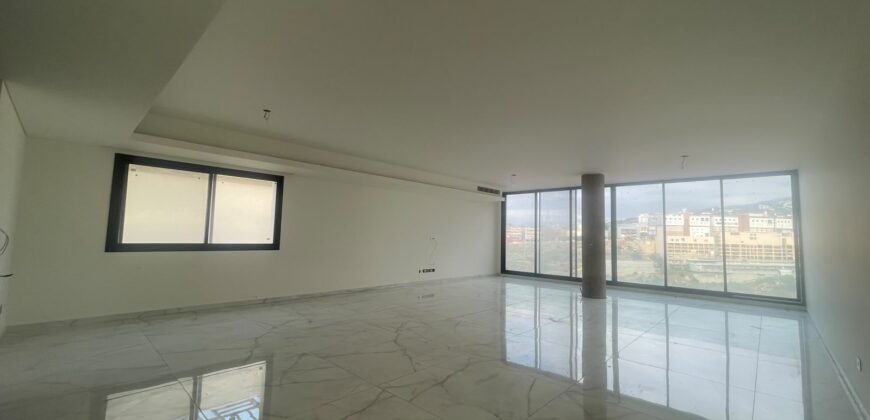 For Sale: Apartment in Hazmieh