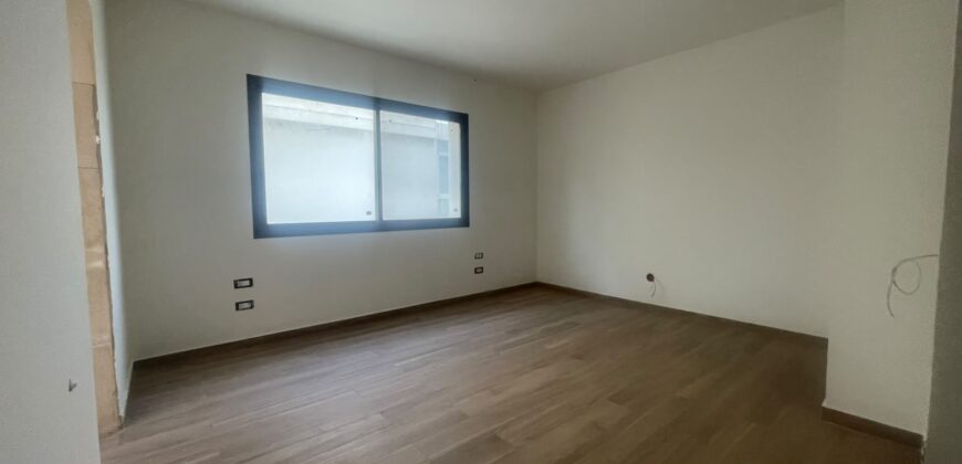 For Sale: Apartment in Hazmieh